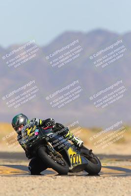 media/Mar-22-2025-CVMA (Sat) [[462c0ffedb]]/Race 13-Amateur Supersport Middleweight/